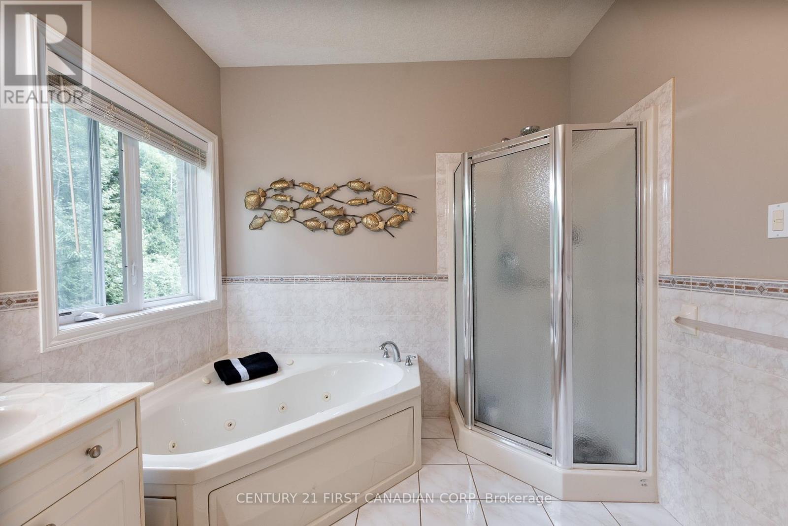 24677 Pioneer Line, West Elgin, Ontario  N0L 2P0 - Photo 23 - X12329462