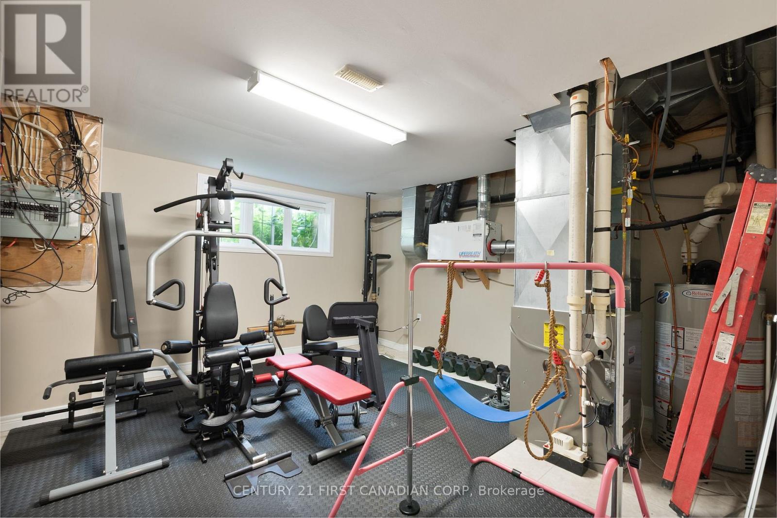 24677 Pioneer Line, West Elgin, Ontario  N0L 2P0 - Photo 39 - X12329462