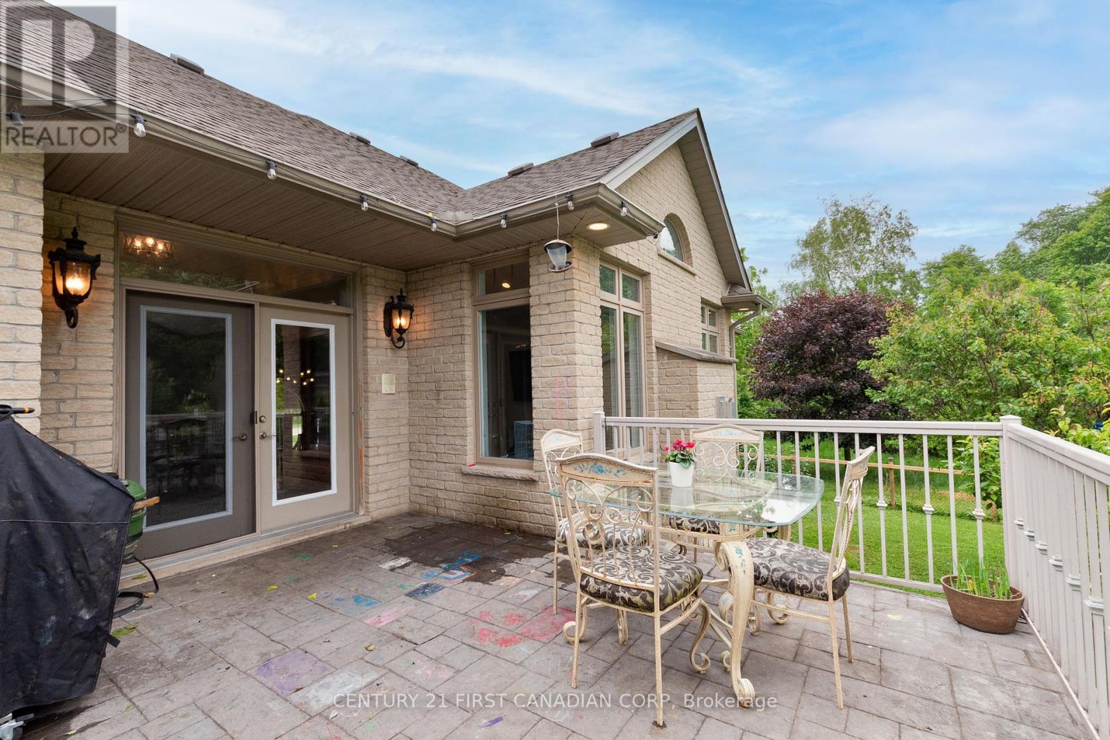 24677 Pioneer Line, West Elgin, Ontario  N0L 2P0 - Photo 40 - X12329462