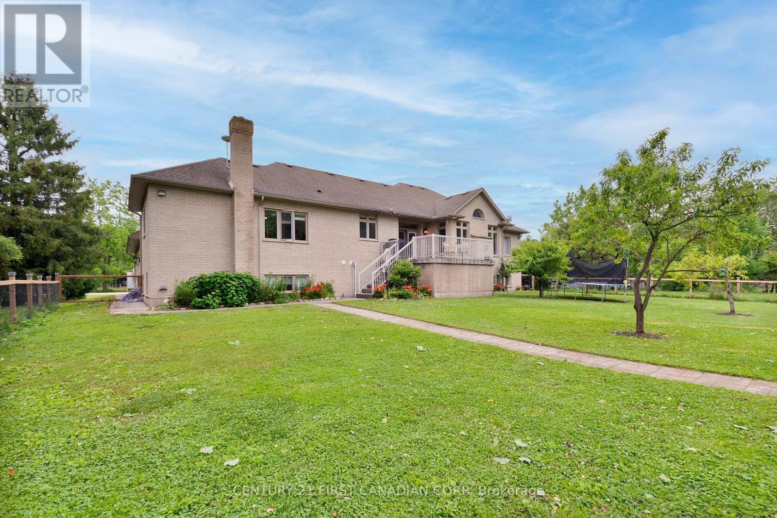 24677 Pioneer Line, West Elgin, Ontario  N0L 2P0 - Photo 41 - X12329462