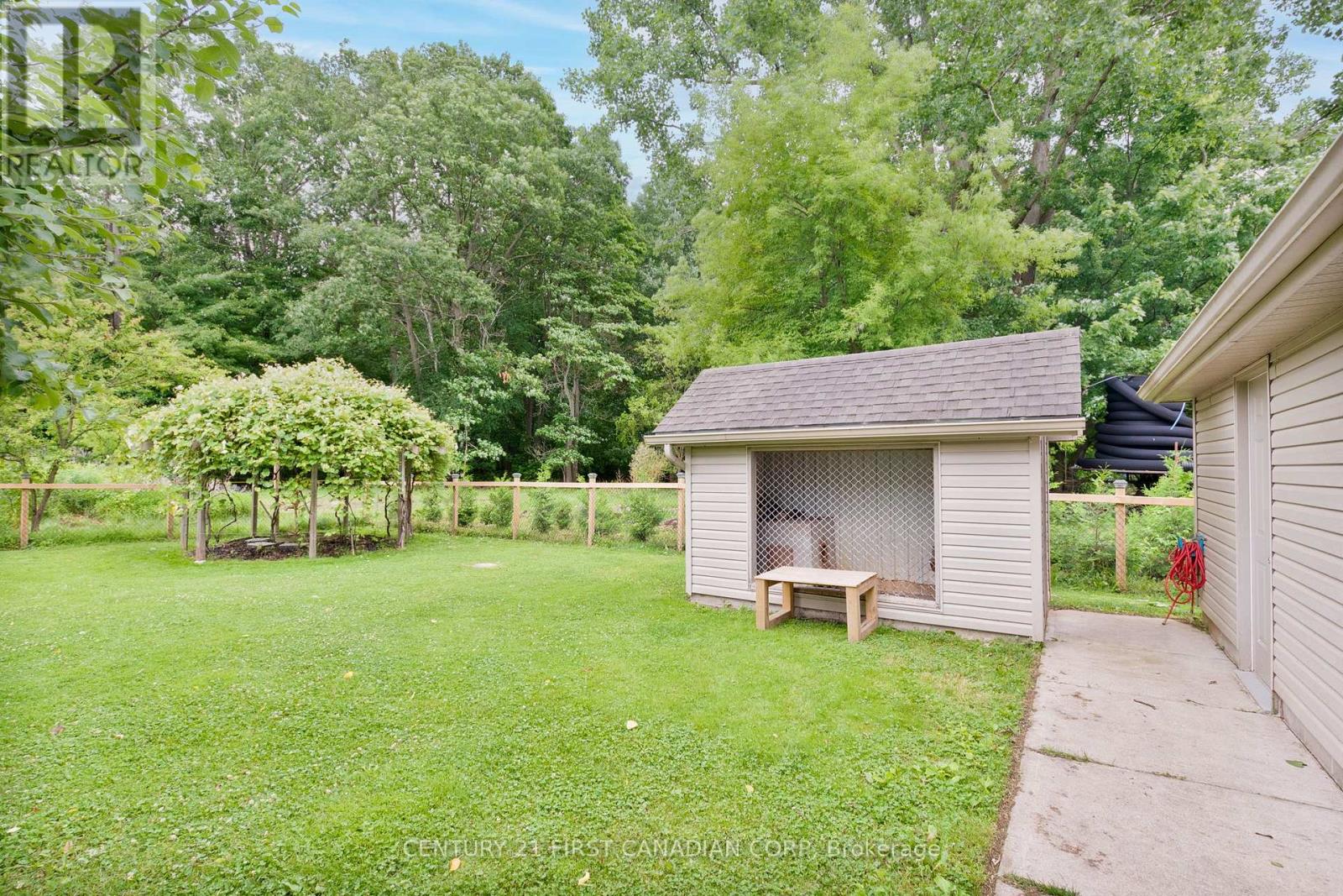 24677 Pioneer Line, West Elgin, Ontario  N0L 2P0 - Photo 44 - X12329462