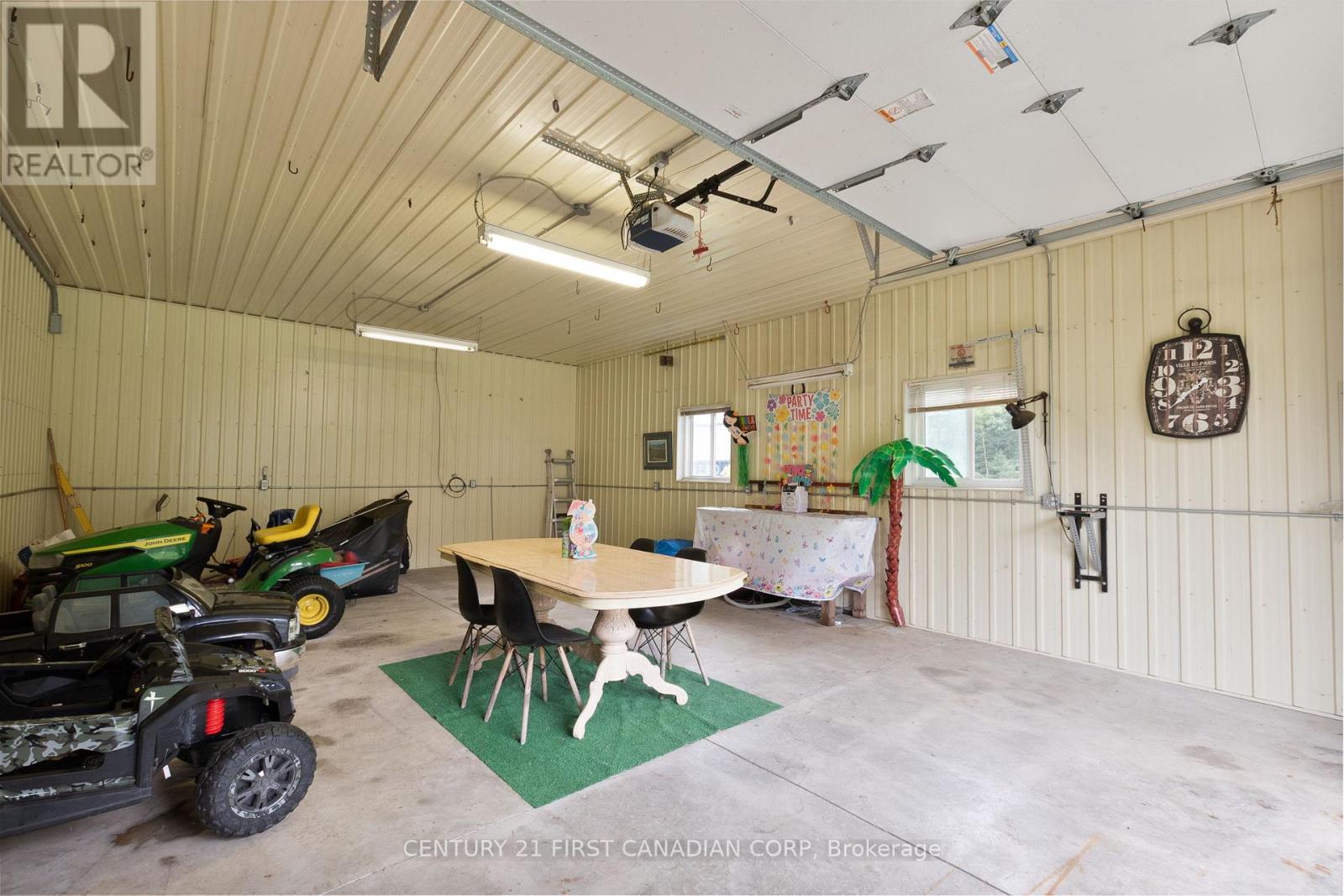 24677 Pioneer Line, West Elgin, Ontario  N0L 2P0 - Photo 47 - X12329462