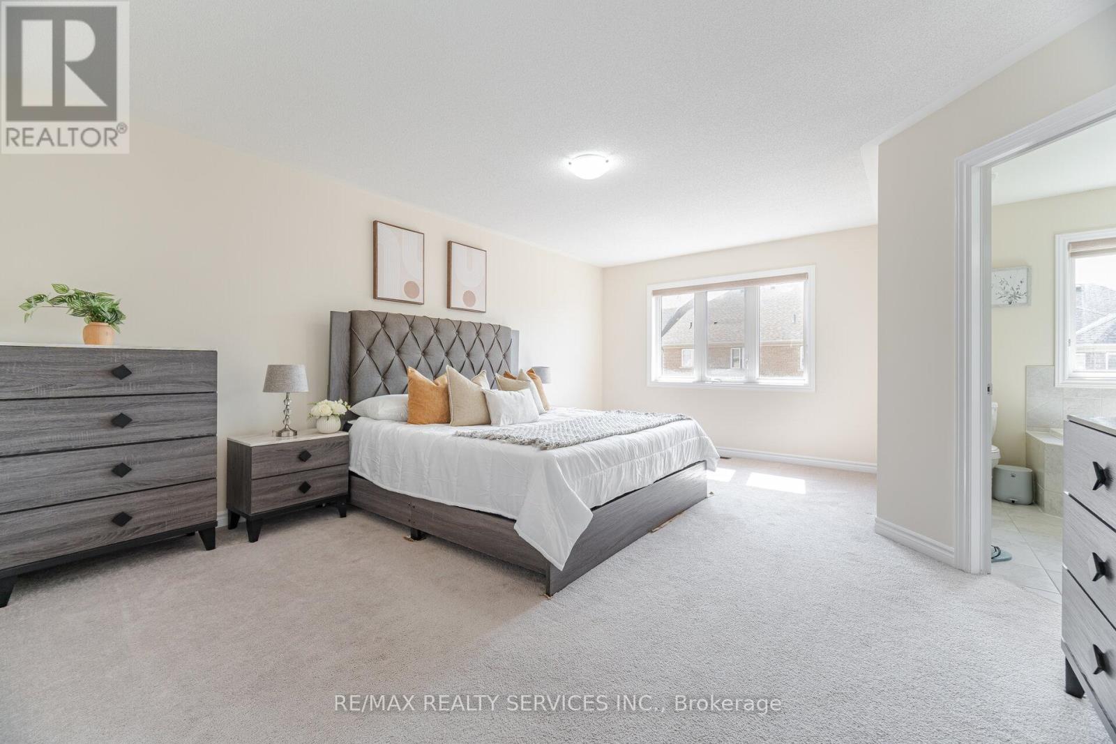 54 Maple Cider Street, Caledon, Ontario  L7C 4B8 - Photo 21 - W12329379
