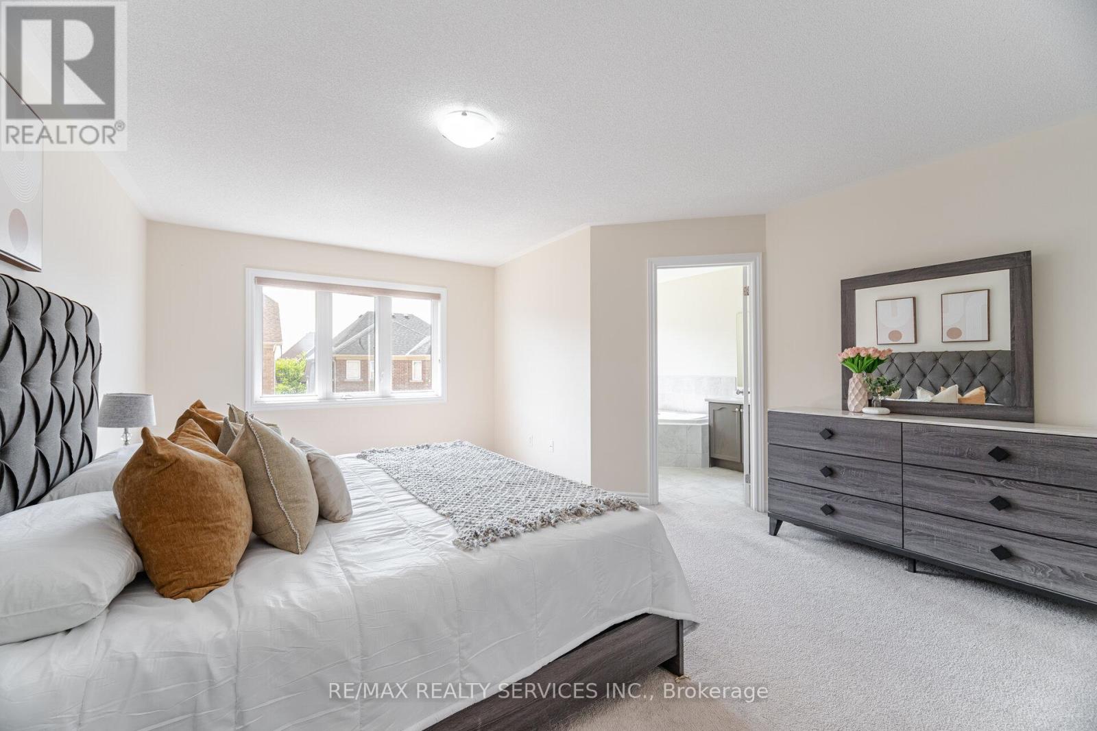 54 Maple Cider Street, Caledon, Ontario  L7C 4B8 - Photo 24 - W12329379