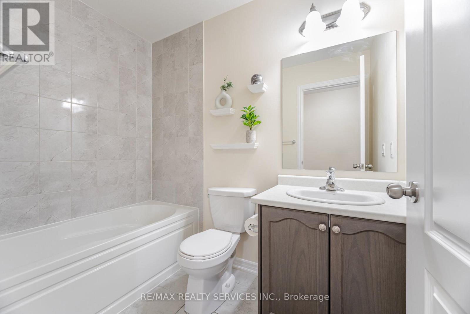 54 Maple Cider Street, Caledon, Ontario  L7C 4B8 - Photo 33 - W12329379