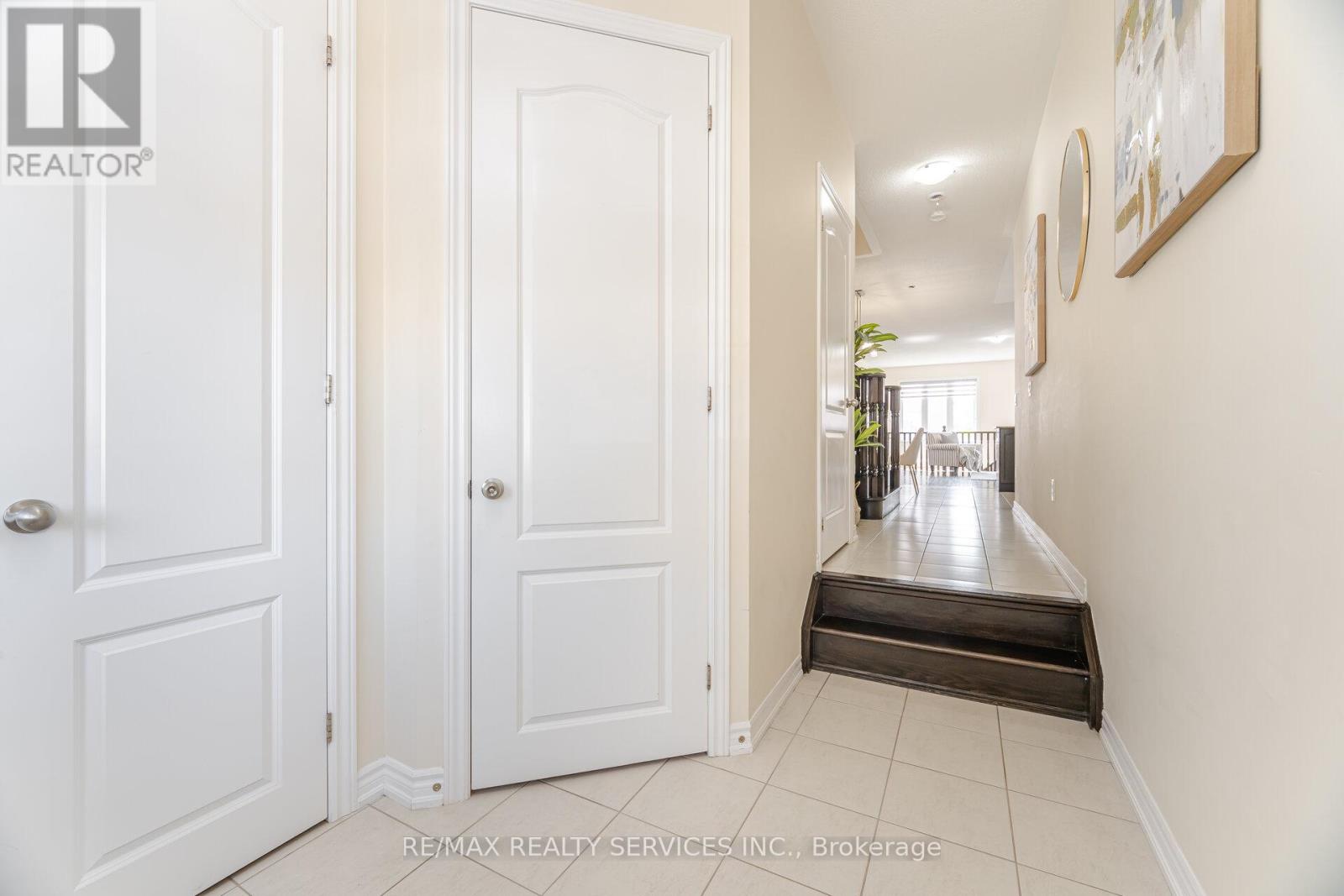 54 Maple Cider Street, Caledon, Ontario  L7C 4B8 - Photo 6 - W12329379
