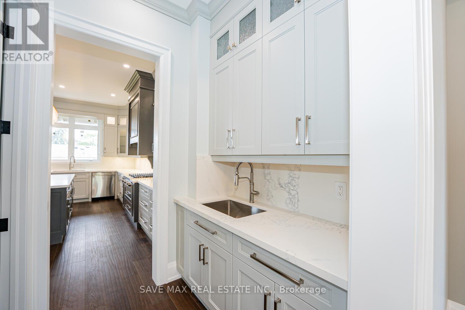 1510 Bridge Road, Oakville, Ontario  L6L 2E3 - Photo 18 - W12329407