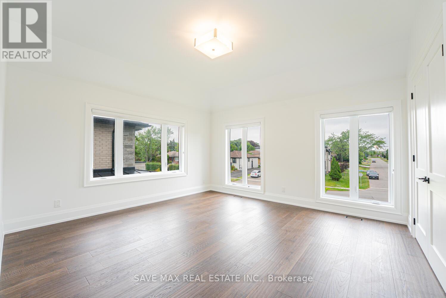 1510 Bridge Road, Oakville, Ontario  L6L 2E3 - Photo 30 - W12329407