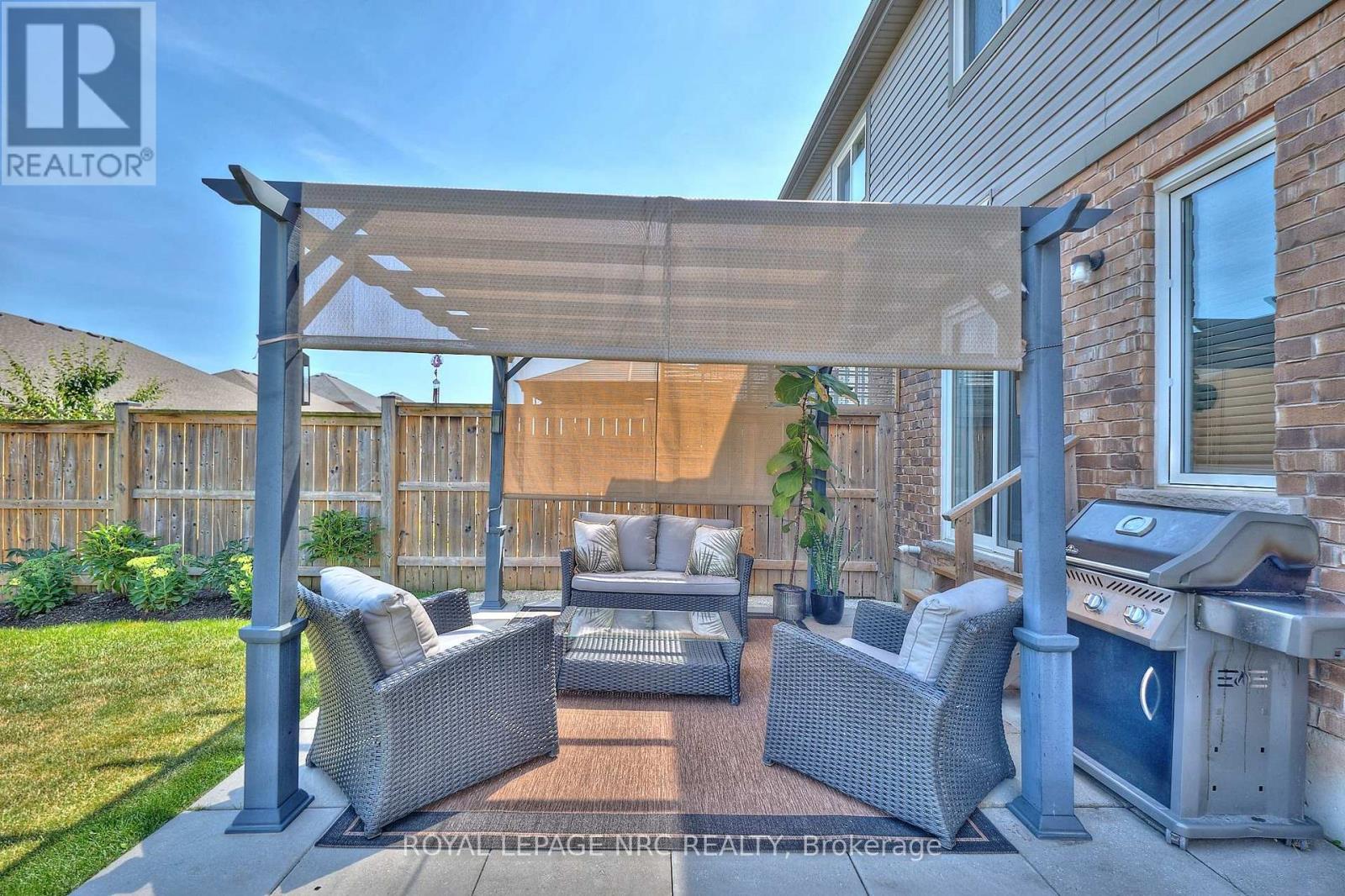 Property at 118 ROSELAWN CRESCENT image 2