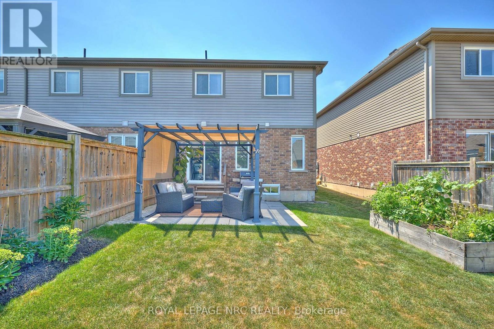 Property at 118 ROSELAWN CRESCENT image 5