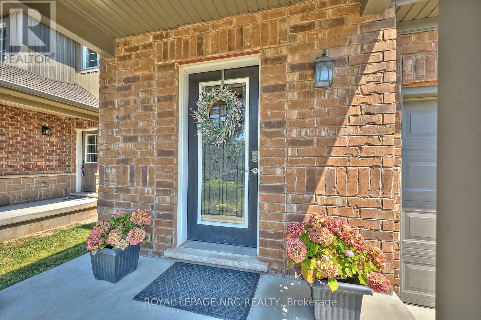 118 Roselawn Crescent, Welland, Ontario  L3C 0C4 - Photo 8 - X12329473