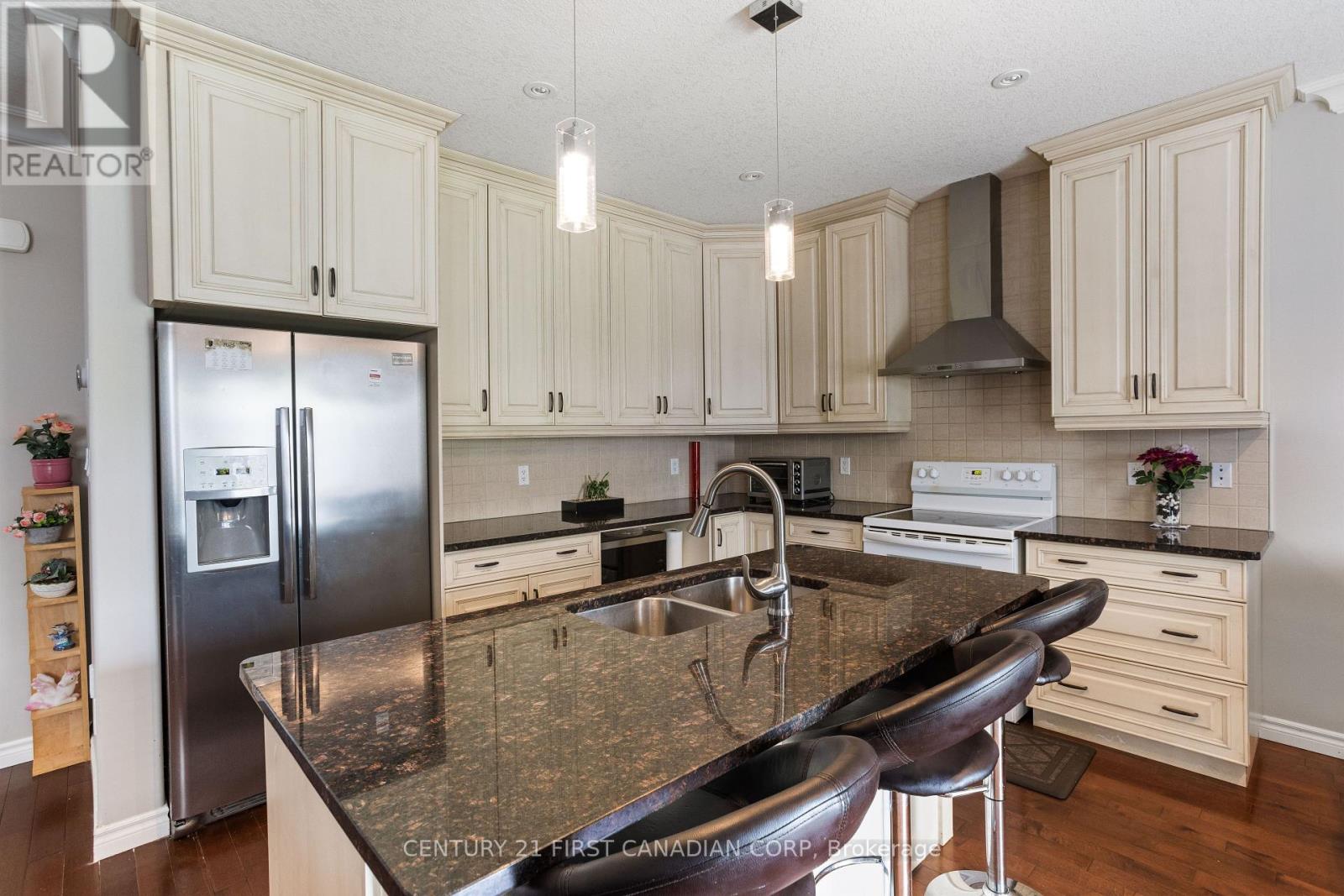 6621 Navin Crescent, London South, Ontario  N6P 0B6 - Photo 16 - X12307088