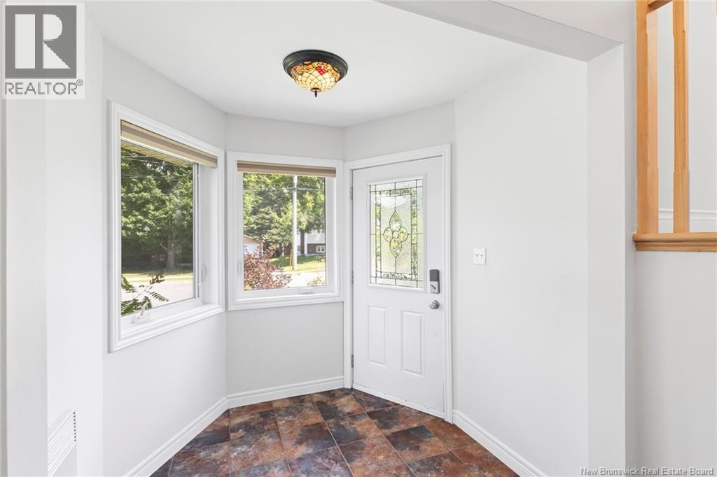 Property at 73 MacIntosh Drive image 4