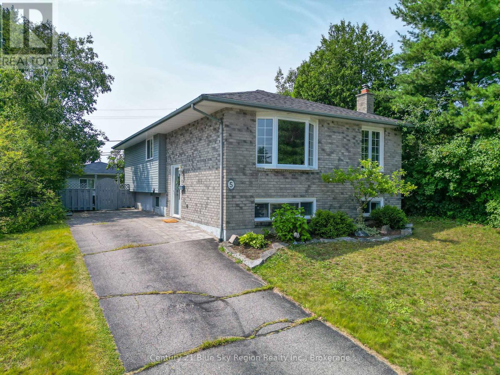 Property at 5 MERLIN AVENUE image 2