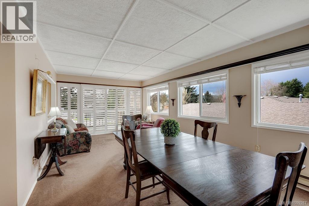 Property at 1080 Holly Park Rd image 4