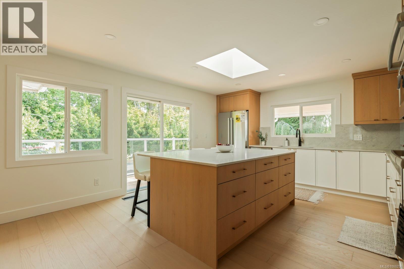 Property at 1873 San Juan Ave image 3