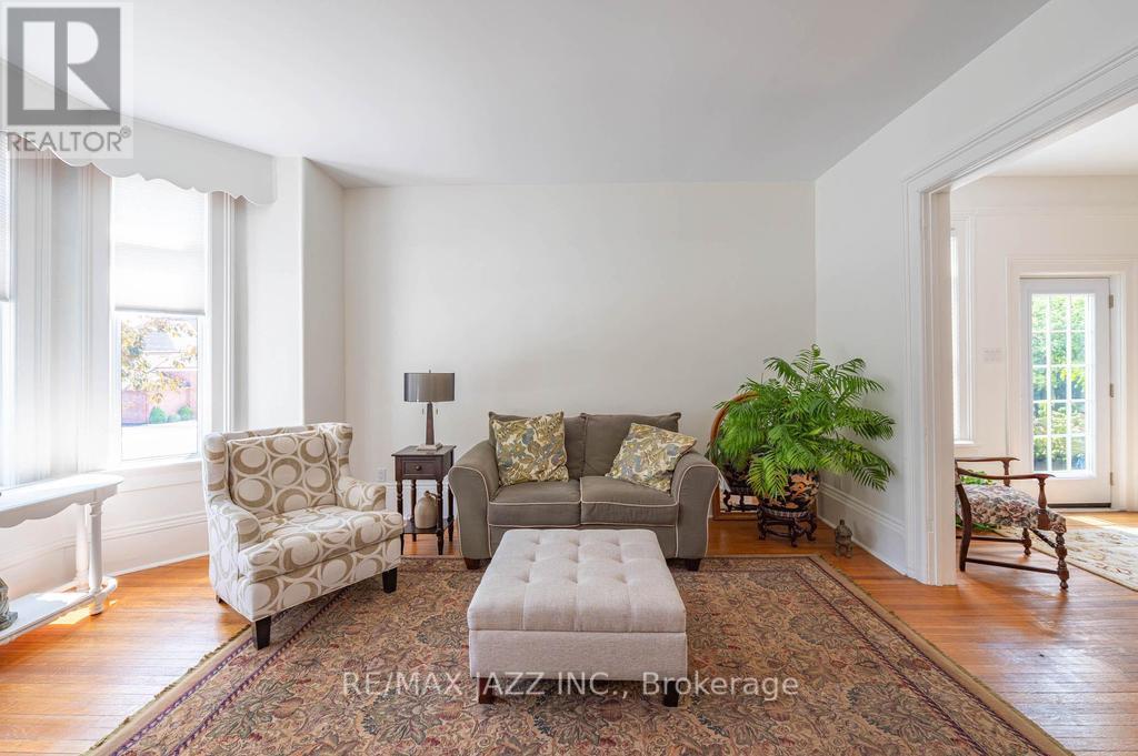 118 Richard Street, Greater Napanee, Ontario  K7R 2T4 - Photo 5 - X12329559