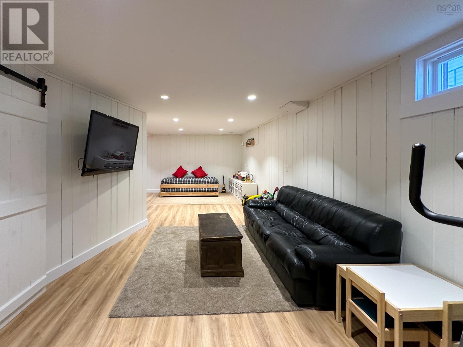 20 Queen Street, Bridgewater, Nova Scotia  B4V 1P2 - Photo 33 - 202513484