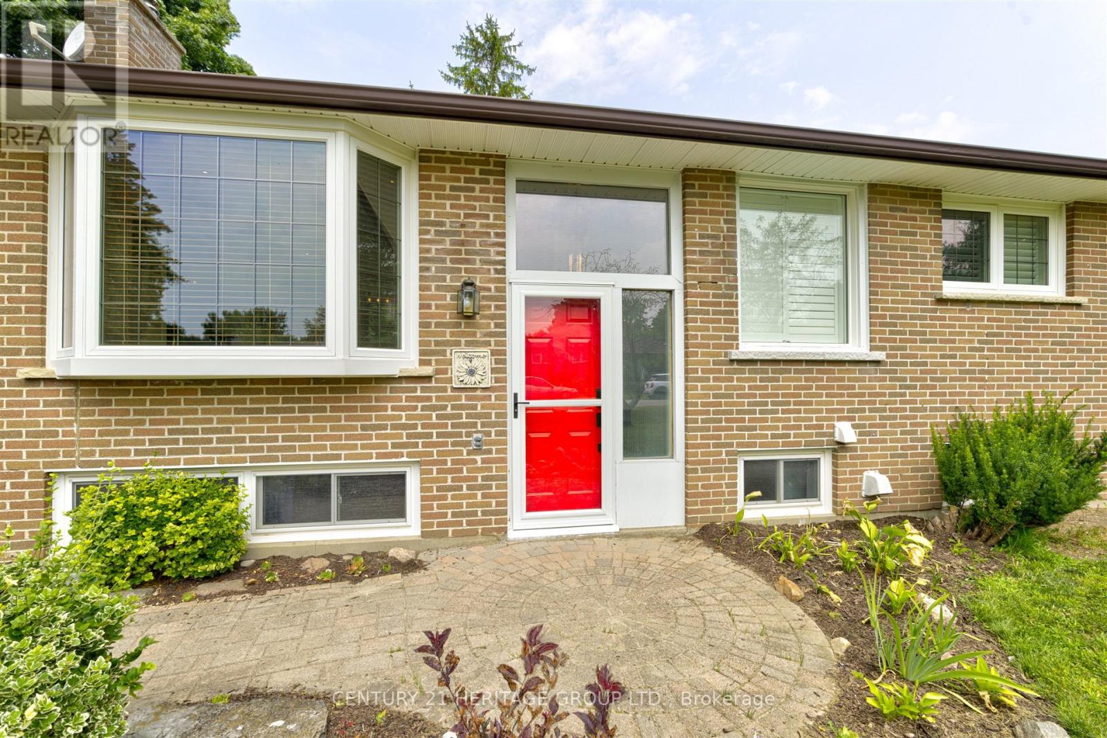 Property at 10 BACHLY CRESCENT image 2