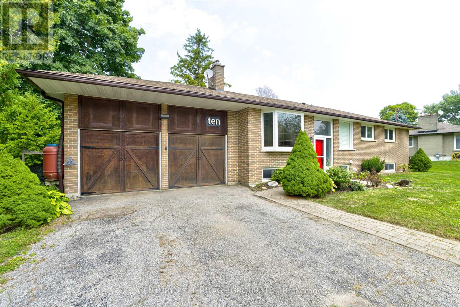 Property at 10 BACHLY CRESCENT image 3