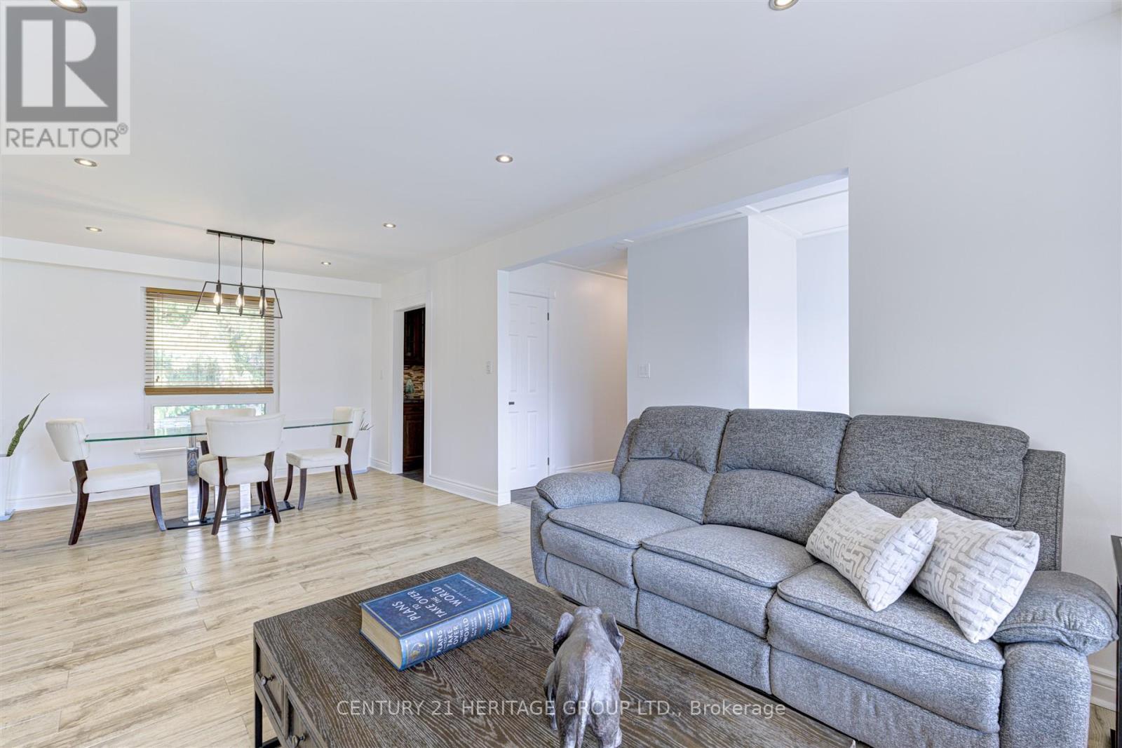 10 Bachly Crescent, King, Ontario  L7B 0E8 - Photo 9 - N12329488