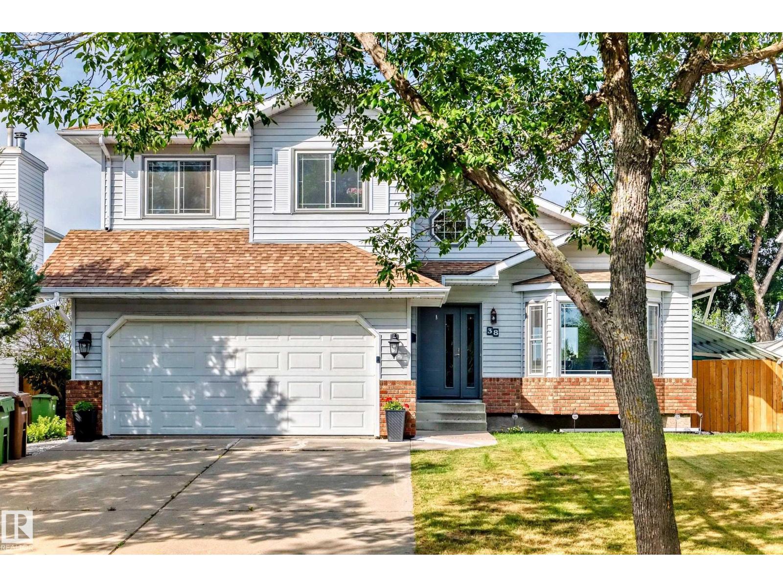 Property at 38 Deane CR image 2