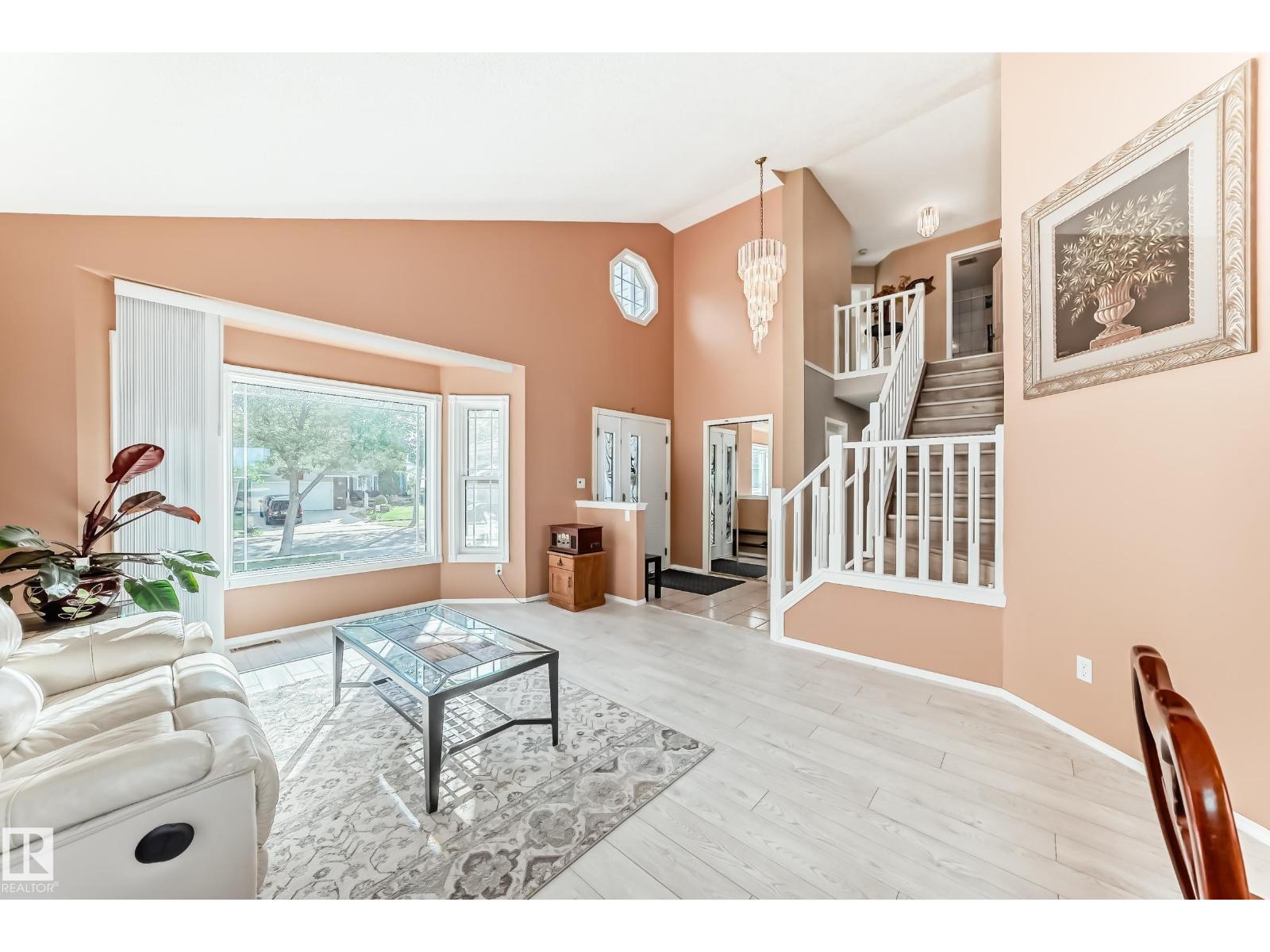 Property at 38 Deane CR image 5