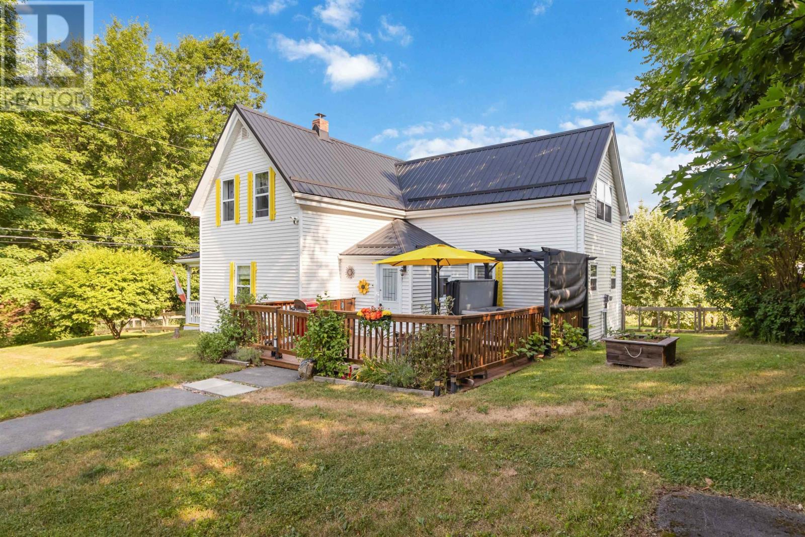 667 Crombe Road, Mill Village, Nova Scotia  B0N 2H0 - Photo 3 - 202519889