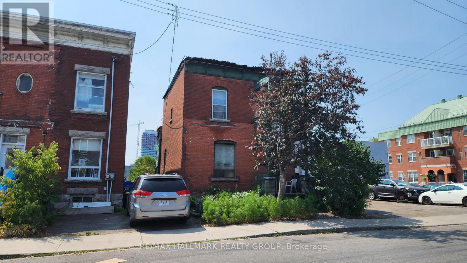 Property at 150 ROCHESTER STREET image 2