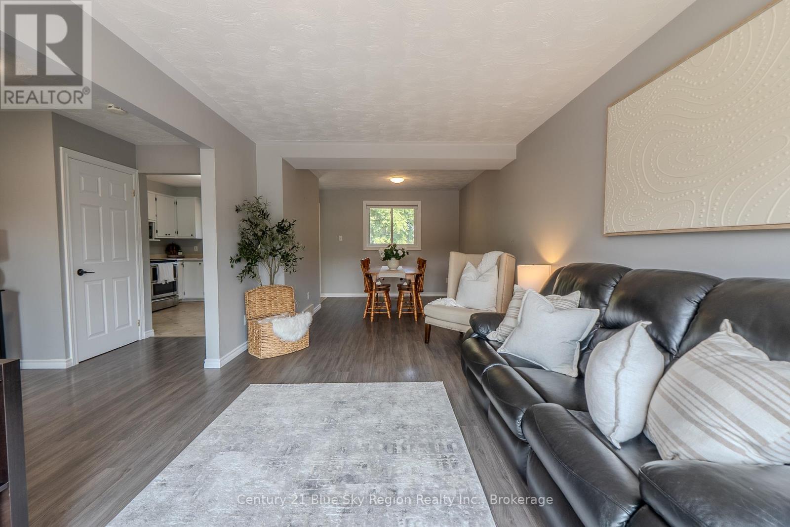 Property at 580 DANE AVENUE image 3