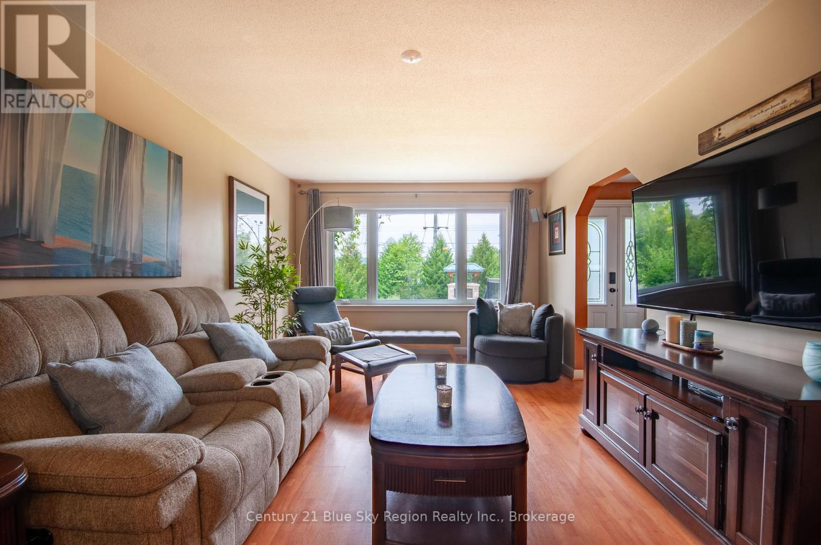 Property at 247 LAKESIDE DRIVE image 5