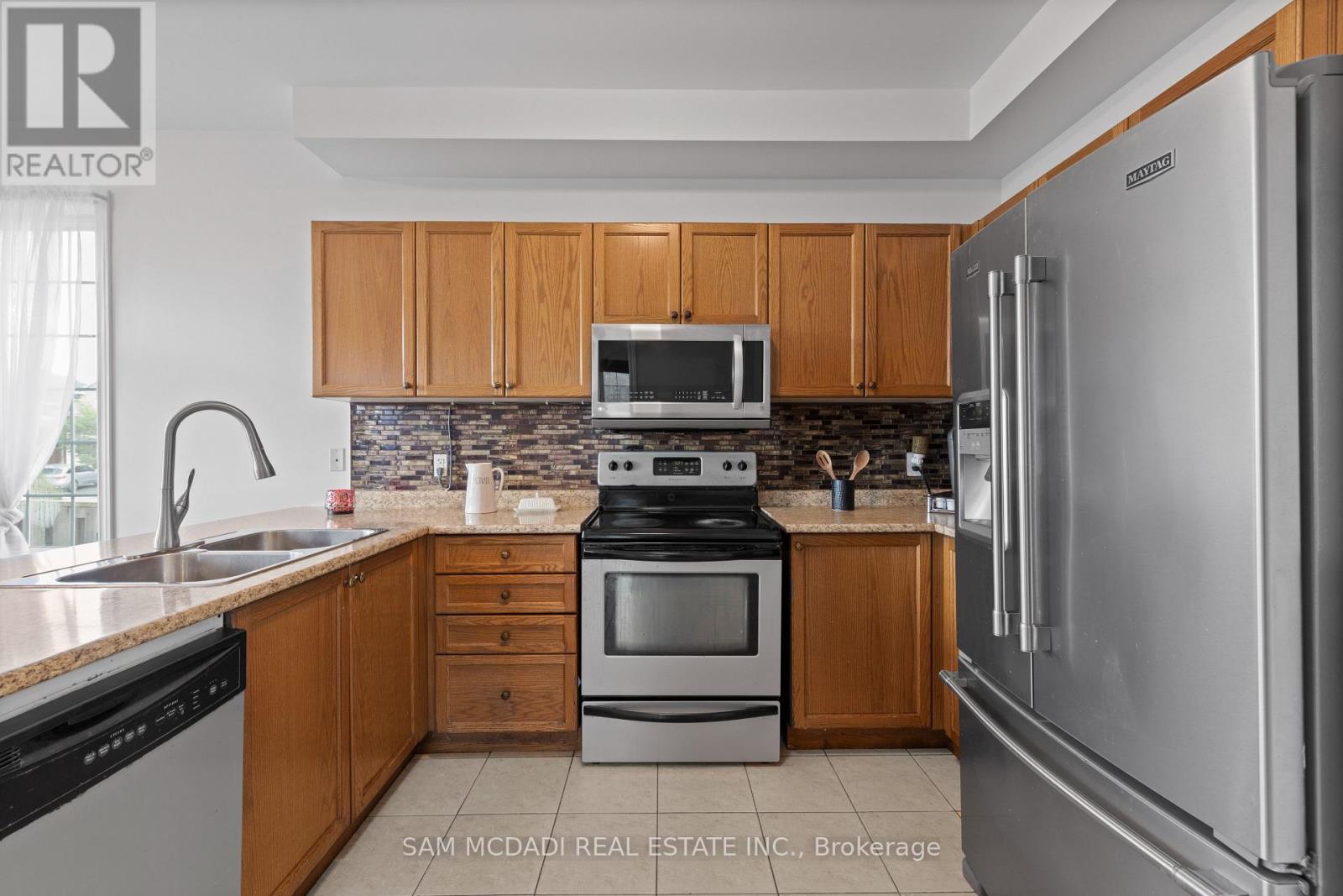 140 Sled Dog Road, Brampton, Ontario  L6R 0J4 - Photo 11 - W12329481