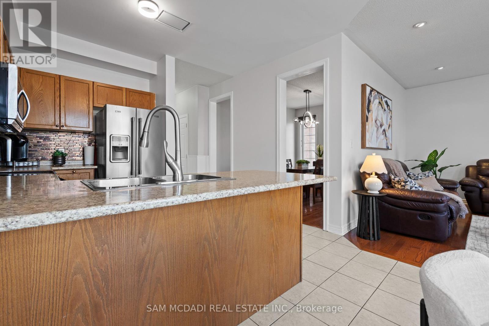 140 Sled Dog Road, Brampton, Ontario  L6R 0J4 - Photo 12 - W12329481