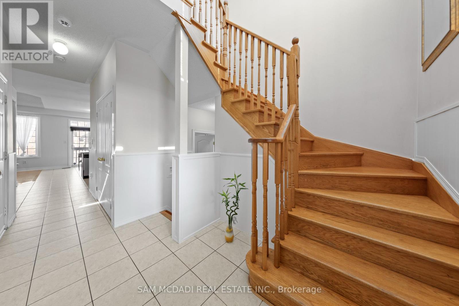 140 Sled Dog Road, Brampton, Ontario  L6R 0J4 - Photo 8 - W12329481
