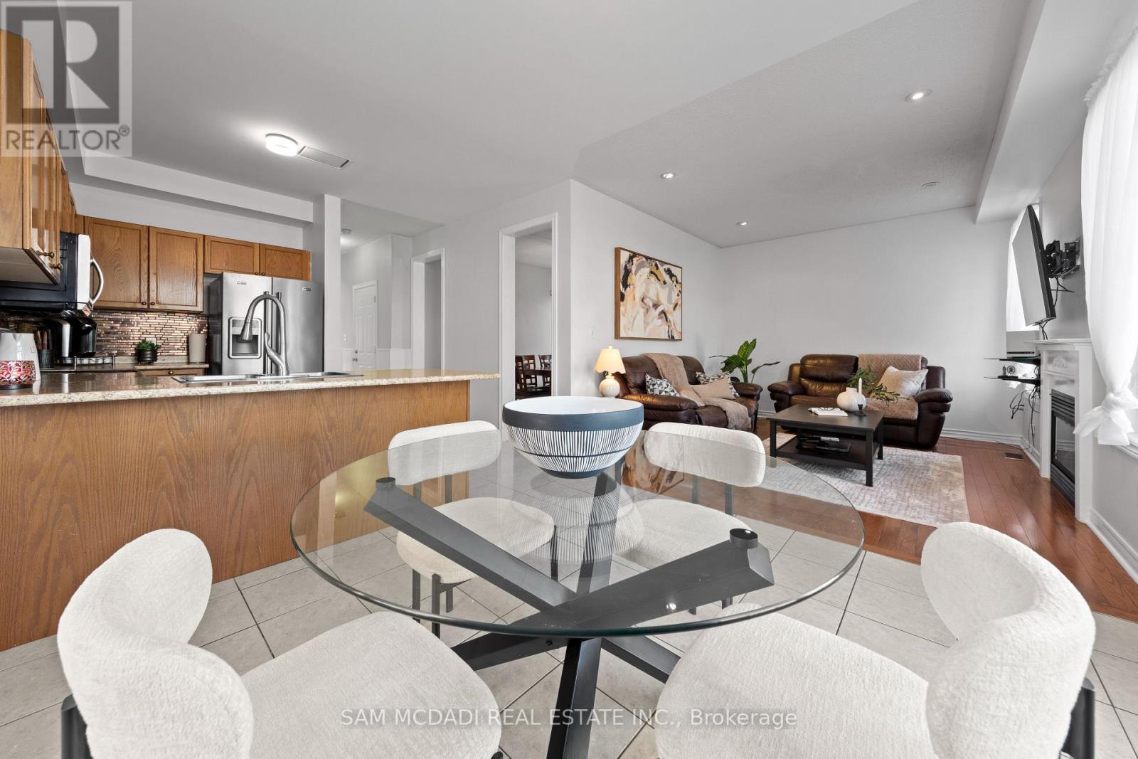 140 Sled Dog Road, Brampton, Ontario  L6R 0J4 - Photo 9 - W12329481