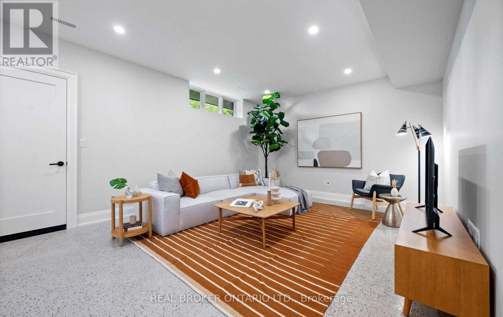 94 Prince Edward Drive S, Toronto, Ontario  M8Y 3V7 - Photo 45 - W12329489