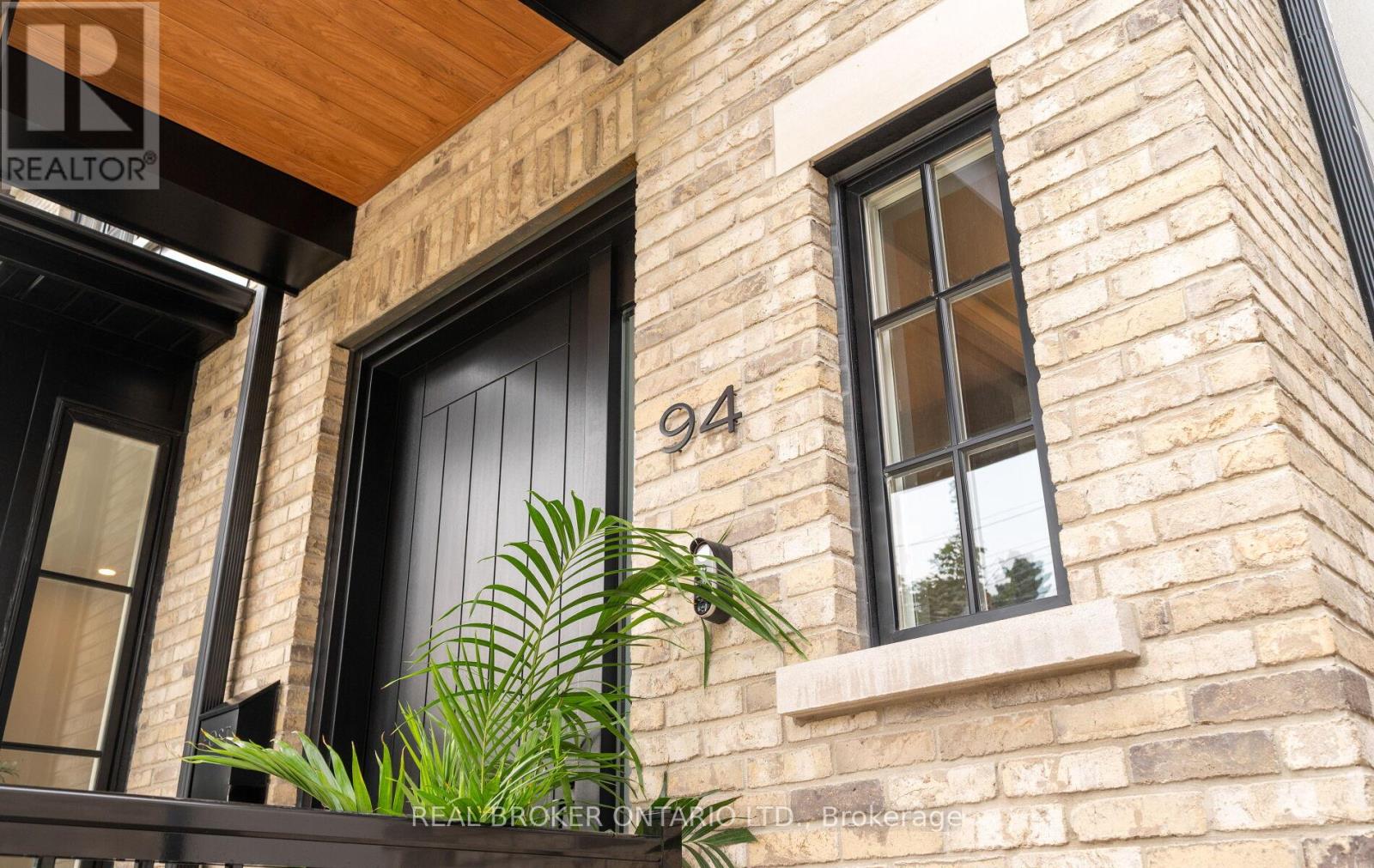 94 Prince Edward Drive S, Toronto (Stonegate-Queensway), Ontario  M8Y 3V7 - Photo 5 - W12329489