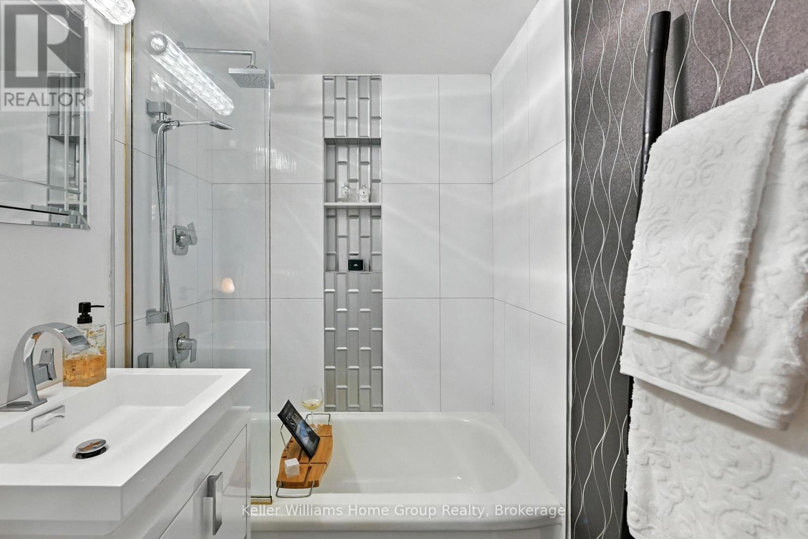 4 Glenview Avenue, St. Catharines, Ontario  L2N 2Z6 - Photo 15 - X12329536