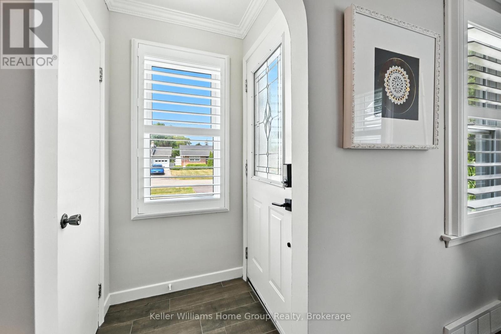 Property at 4 GLENVIEW AVENUE image 4