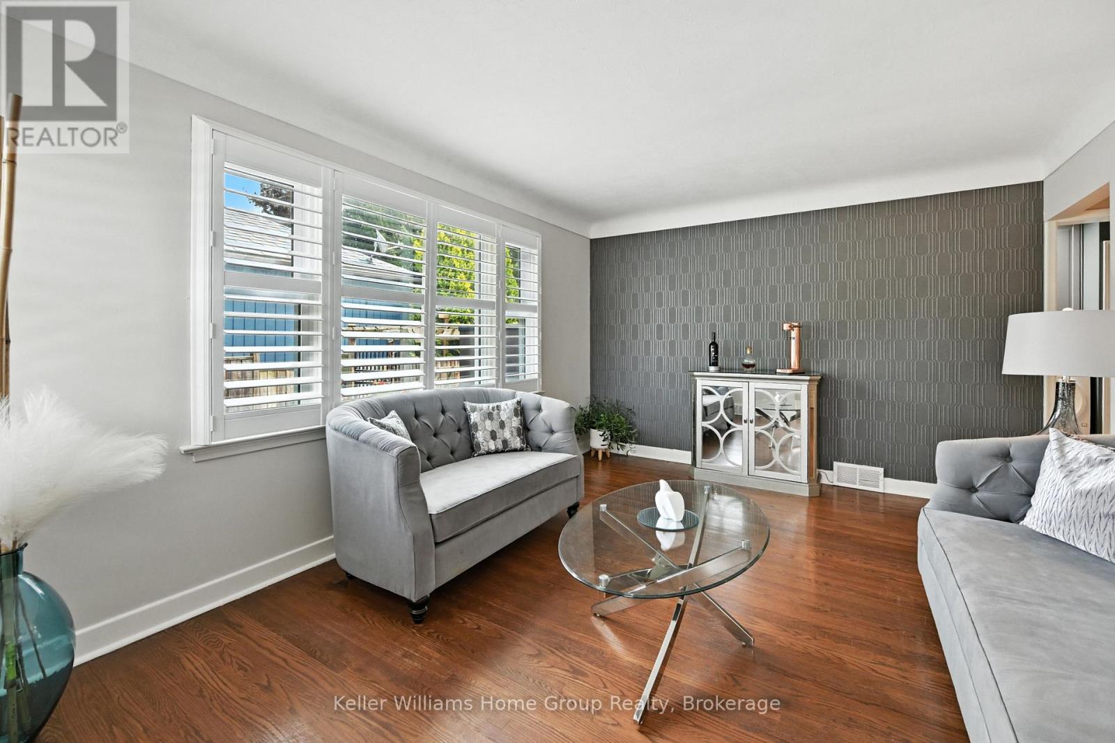 Property at 4 GLENVIEW AVENUE image 5