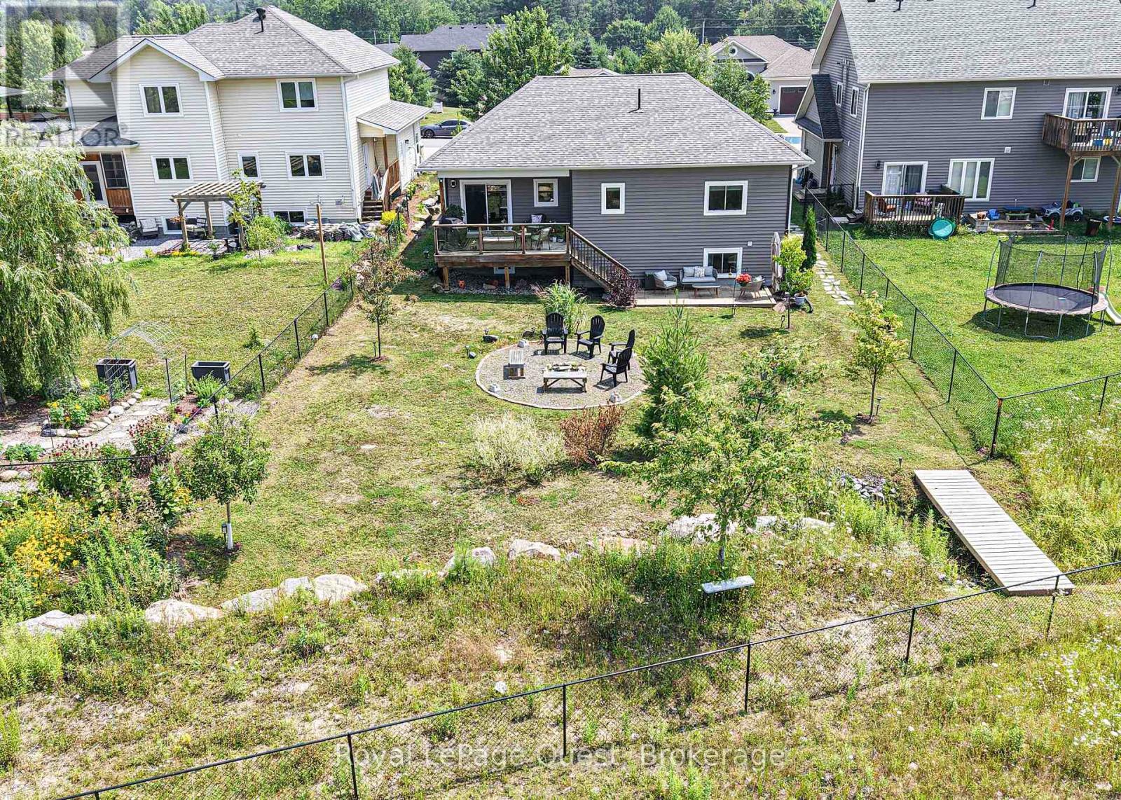 6 Millwood Court, Huntsville, Ontario  P1H 1E1 - Photo 3 - X12329552
