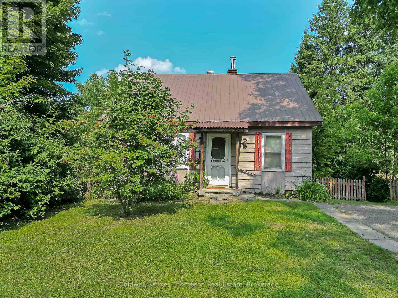 14 Tait Street, Huntsville, Ontario  P1H 1W5 - Photo 1 - X12329591