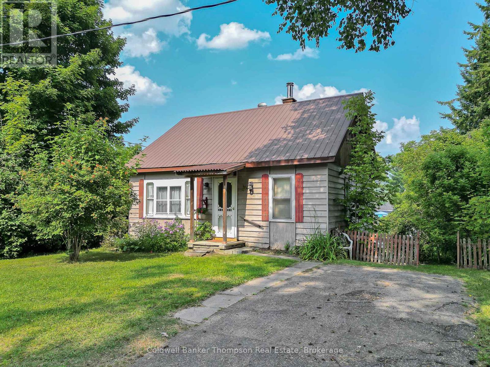 14 Tait Street, Huntsville, Ontario  P1H 1W5 - Photo 2 - X12329591