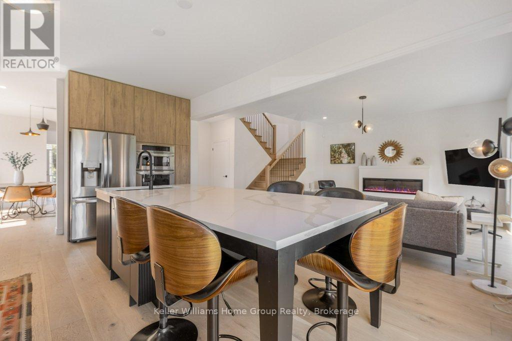 Property at 48 MACALISTER BOULEVARD image 4