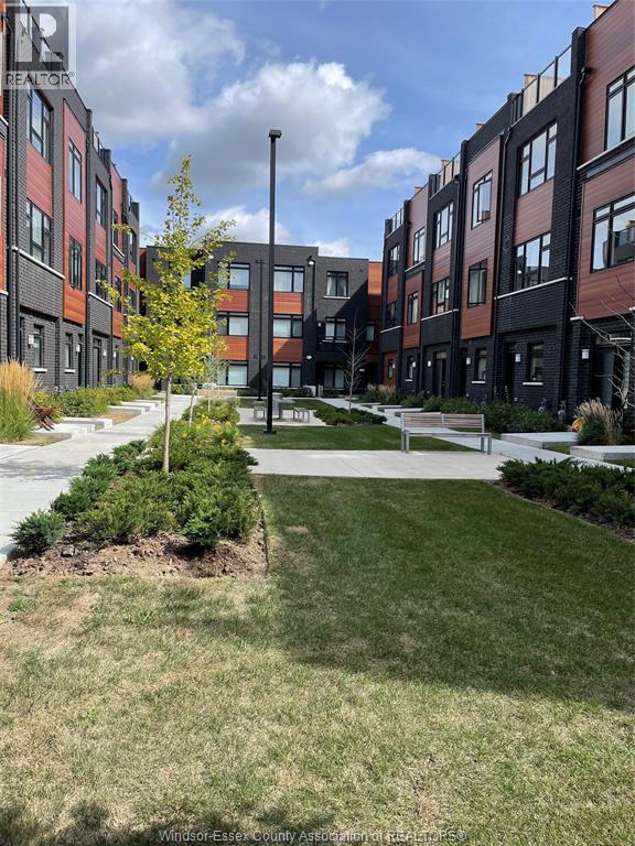 Property at 370B Red Maple ROAD Unit# 62 image 2