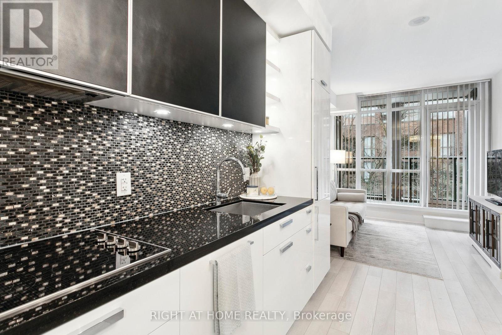 311 - 32 Davenport Road, Toronto, Ontario  M5R 1H3 - Photo 11 - C12329538