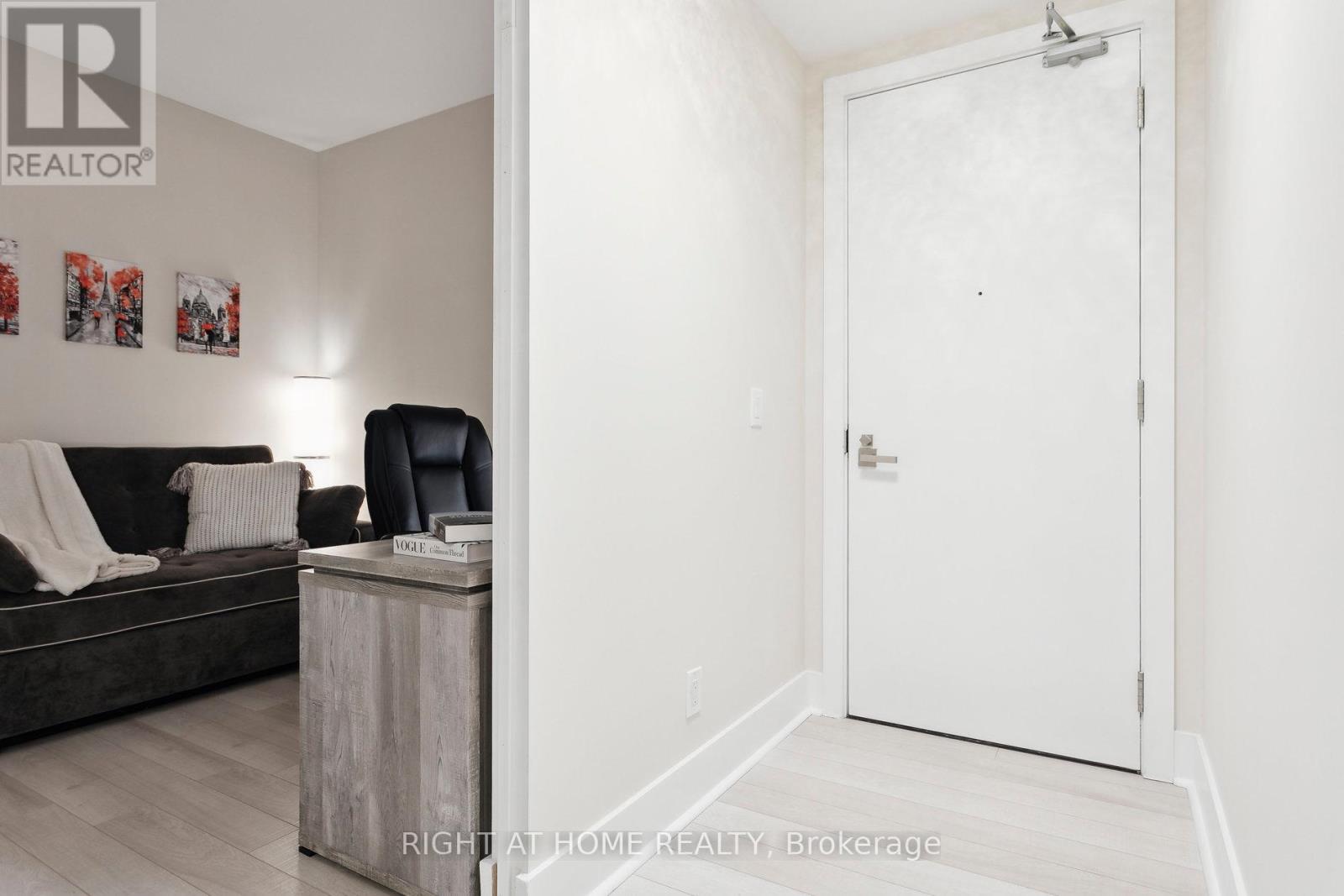 311 - 32 Davenport Road, Toronto, Ontario  M5R 1H3 - Photo 3 - C12329538