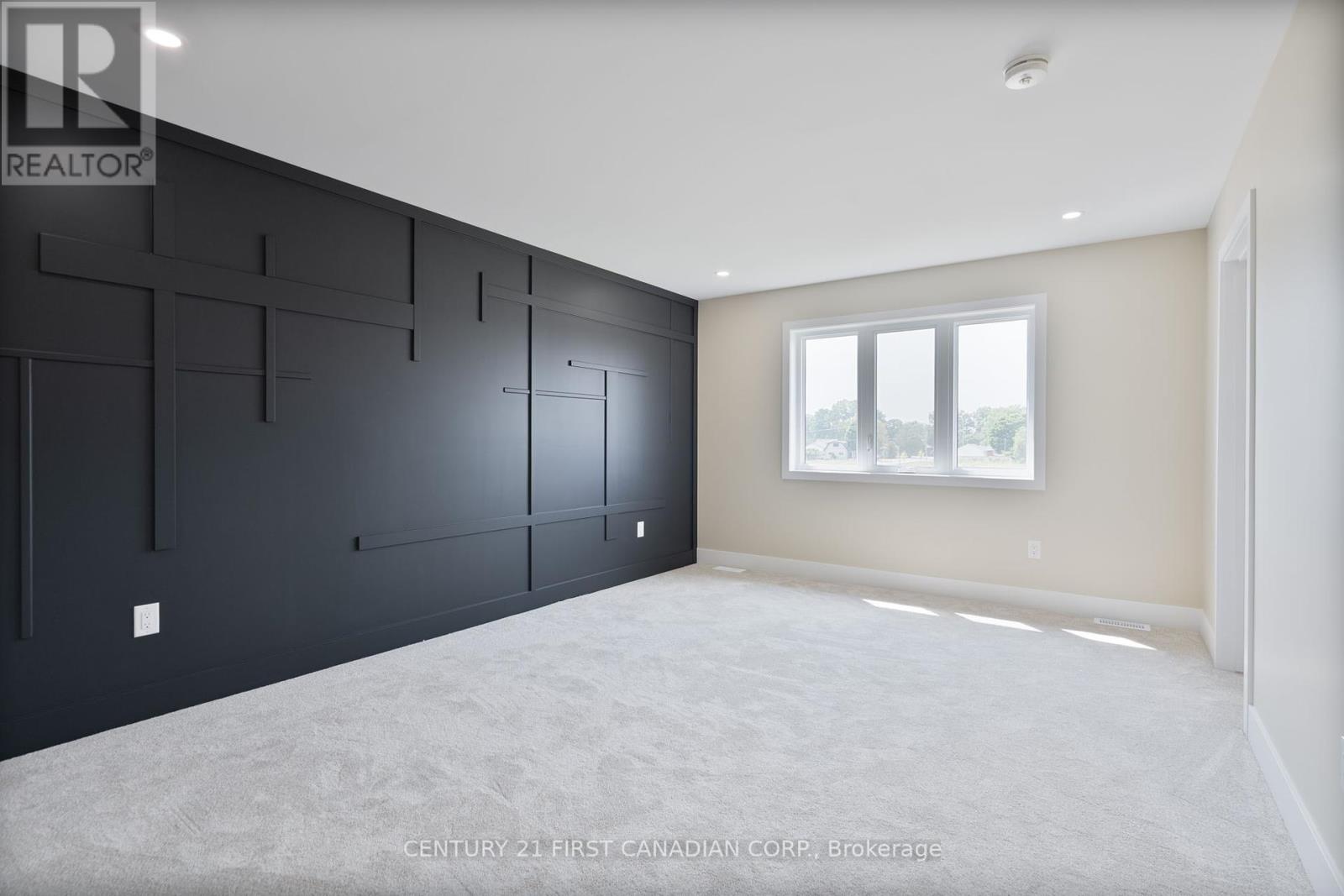 25 Sheldabren Street, North Middlesex, Ontario  N0M 1A0 - Photo 14 - X12329716