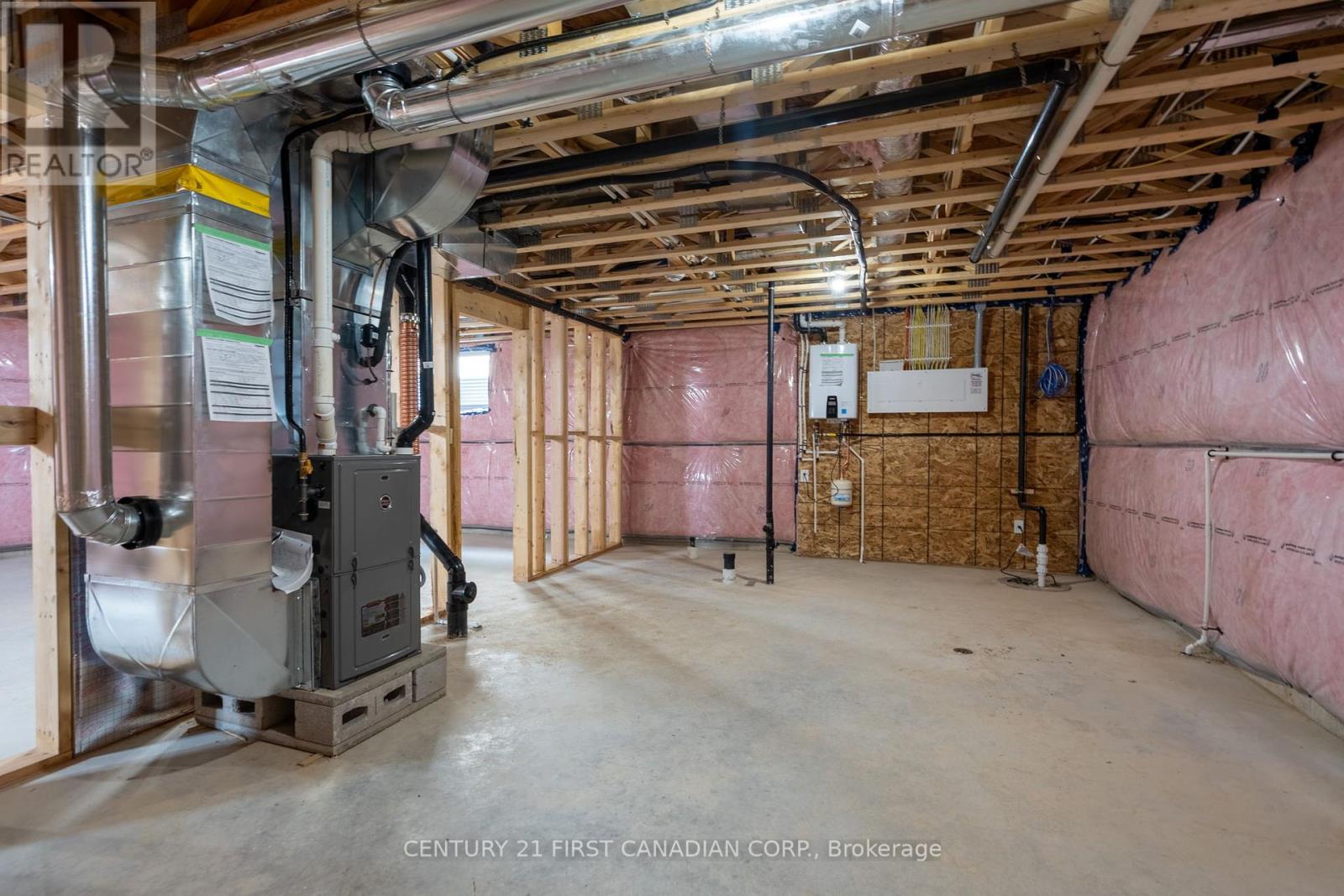 25 Sheldabren Street, North Middlesex, Ontario  N0M 1A0 - Photo 25 - X12329716