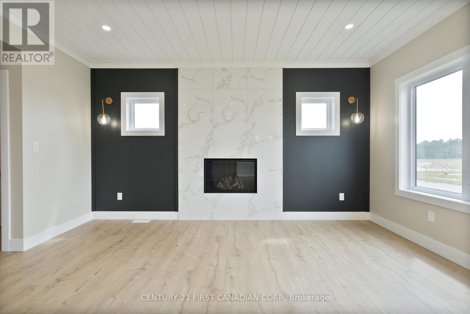25 Sheldabren Street, North Middlesex, Ontario  N0M 1A0 - Photo 7 - X12329716
